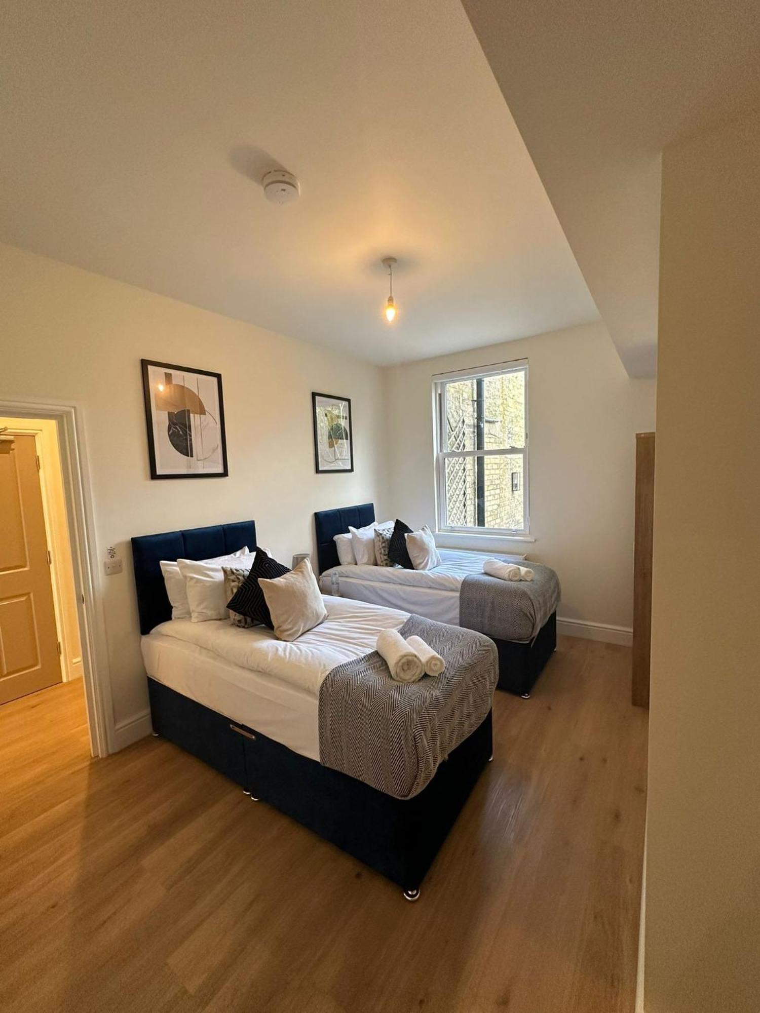 Central Cambridge Apartments By Tas Ngoại thất bức ảnh